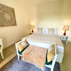 La Belle Seminyak (Bali)